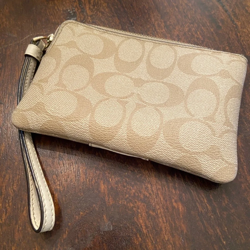 Coach Wristlet - Picture 3 of 3